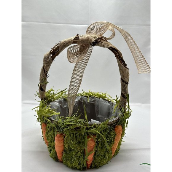 Carrot Easter Basket With Six Ft. of Extra Carrot Carland - Picture 2 of 6